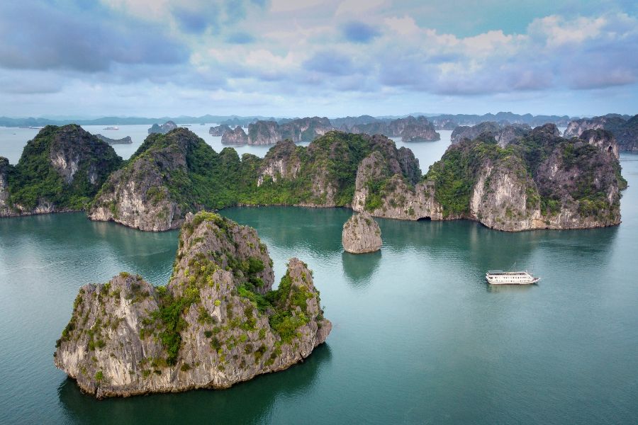 La Baie d'Ha Long - Merveille naturelle célèbre du voyage au Vietnam